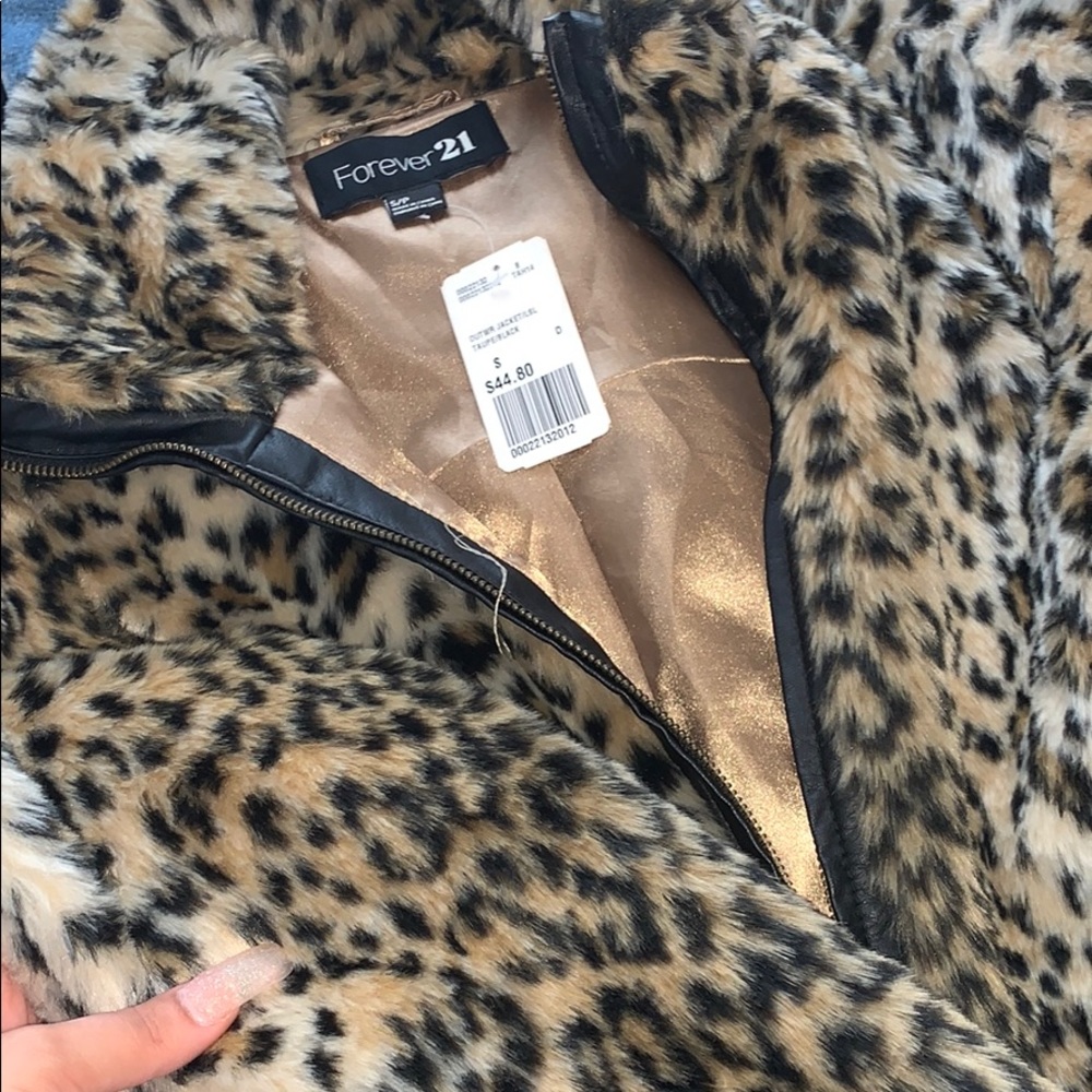 Leopard jacket  🐯 - Picture 2 of 3